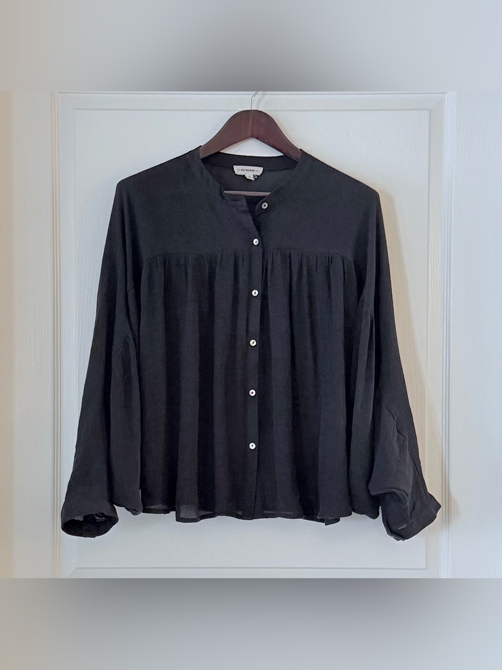 eesome Black Button-Front Mandarin Collar Oversized Blouse With Balloon Sleeves